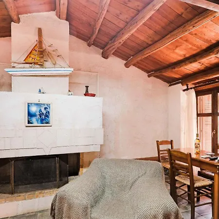 Holiday home Quaint In Askos Navagio *