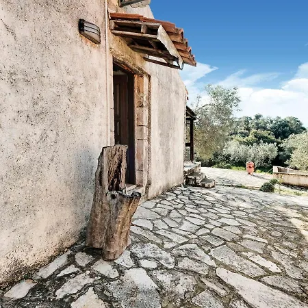 Holiday home Quaint In Askos Navagio *
